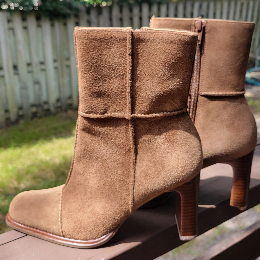 NWOT Worthington Brown Boots